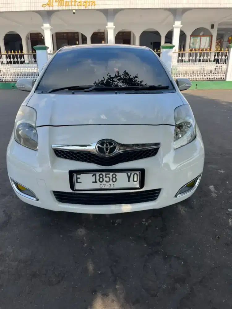 Toyota Yaris tipe J matic 2011