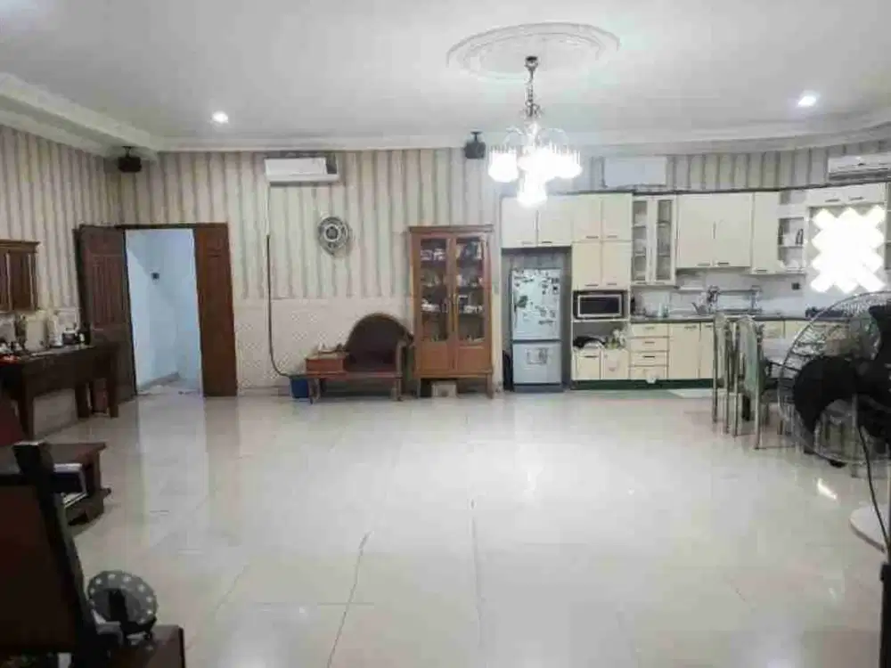 DiJual Rumah Hook, 2 Lantai, Siap Huni, Lokasi Sangat Strategis, pInggir Jalan, di center sunter area, sunter jakarta utara