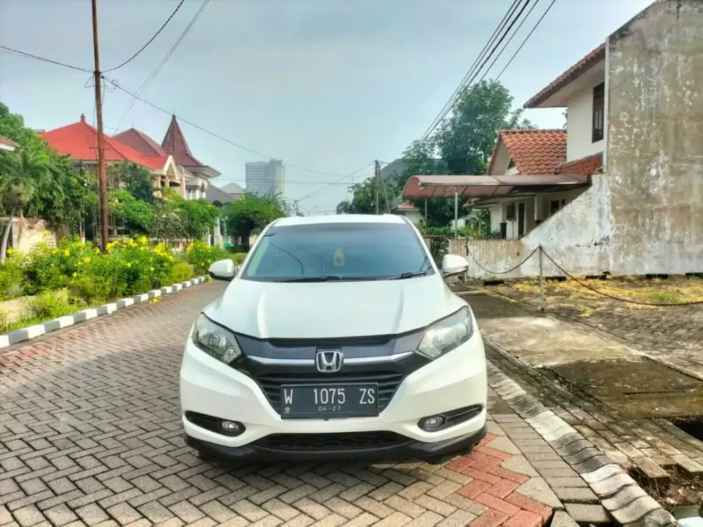 Hr-v at 2017 putih
