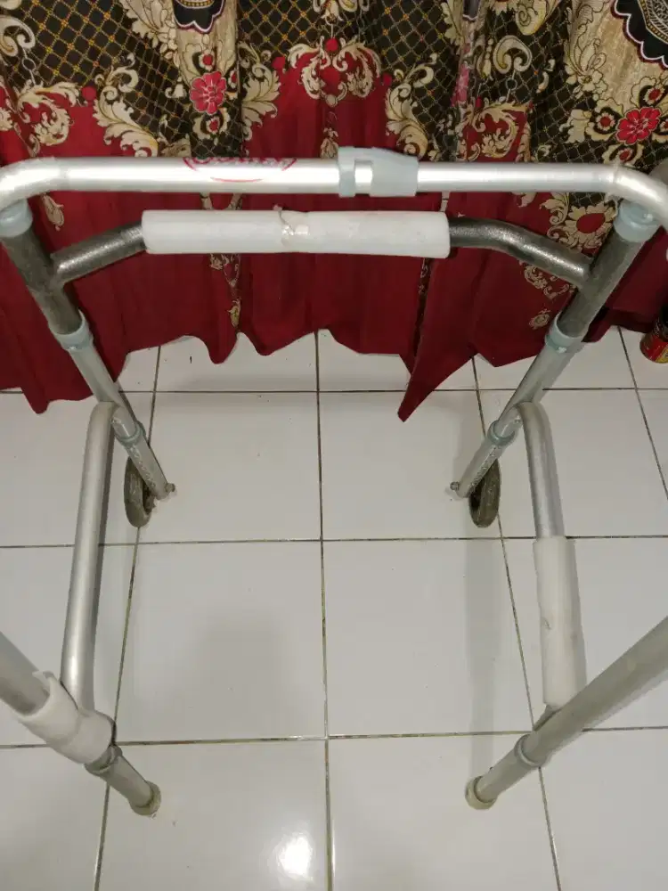 Alat bantu jalan AVICO