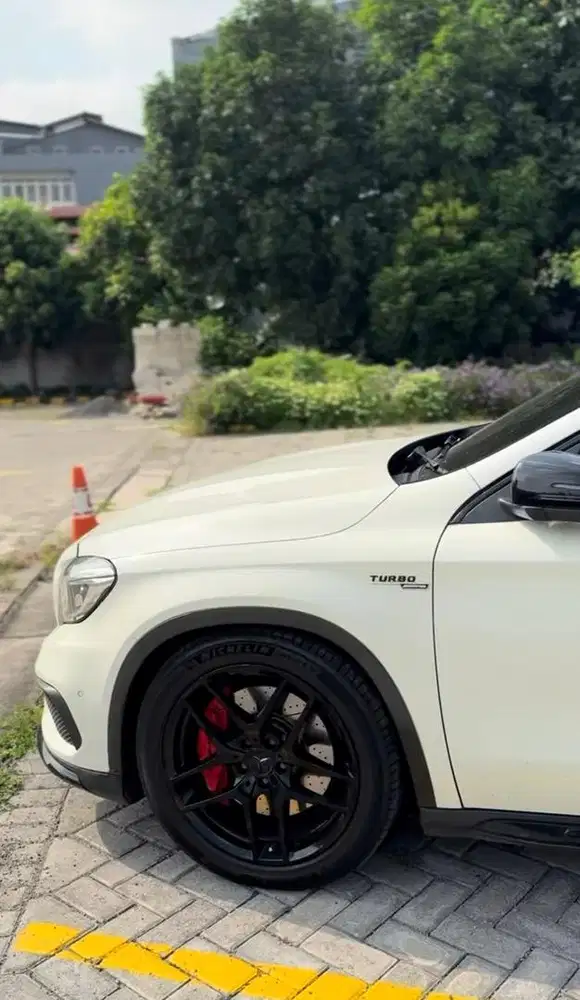 Mercedes benz GLA 45 amg