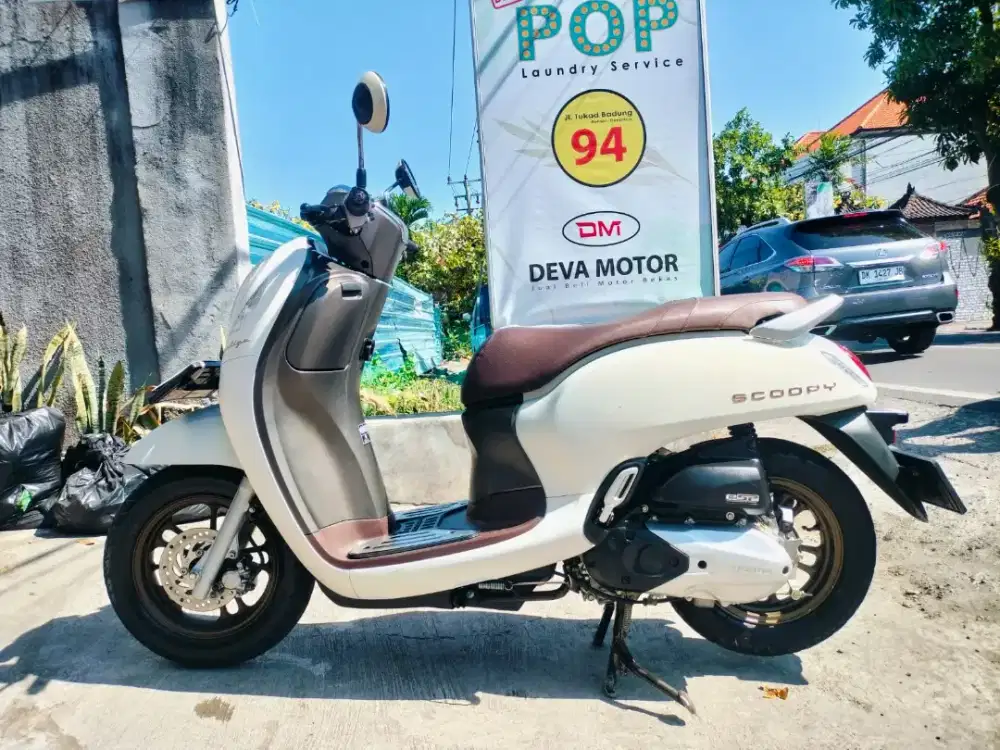 Scoopy prestige 2023 putih Deva motor