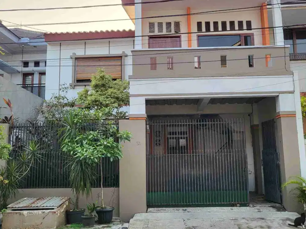 Dijual Rumah 2 Lantai dalam Komplek di Jatipadang Jakarta Selatan