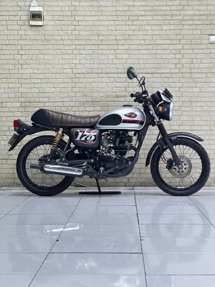 KLASIK IDAMAN‼️ Kawasaki W175 Cafe 2022 Silver Favorit