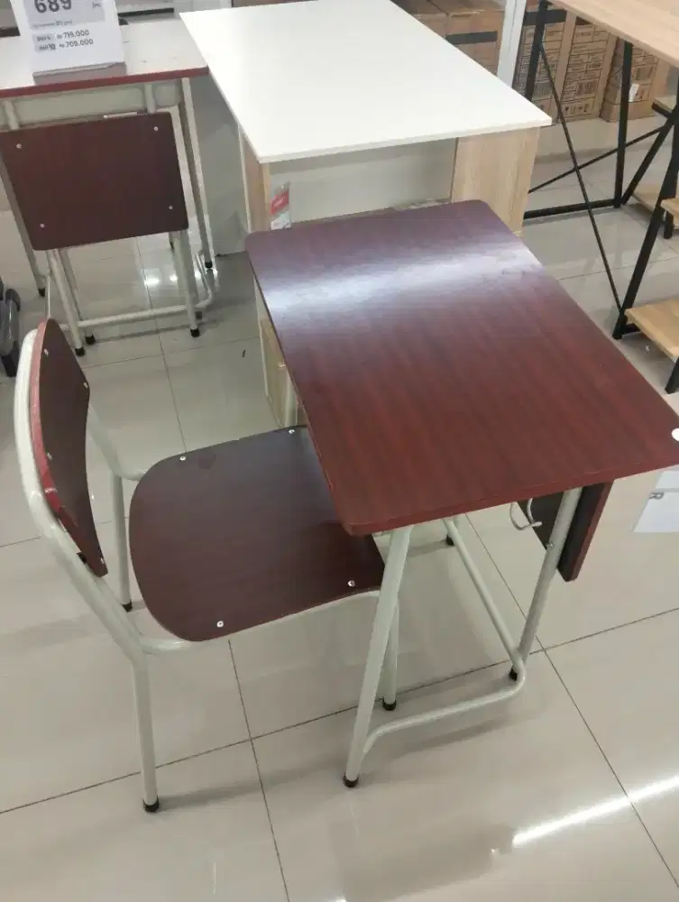 Set meja sekolah veda