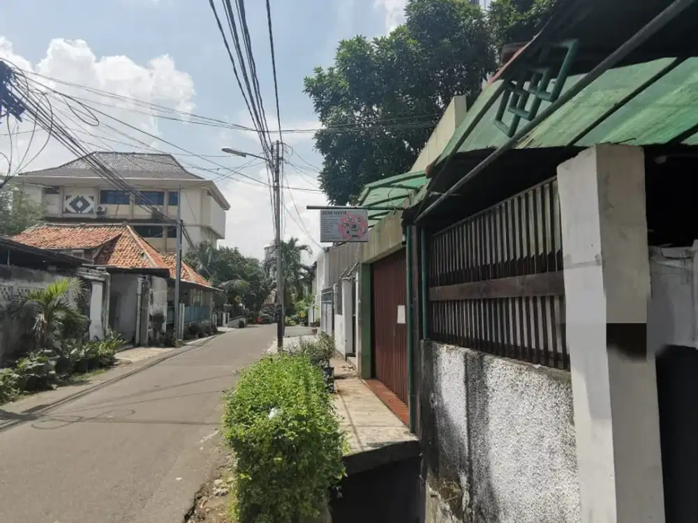 DIJUAL atau DISEWAKAN Rumah di Kawasan perkantoran utama Jakarta Pusat