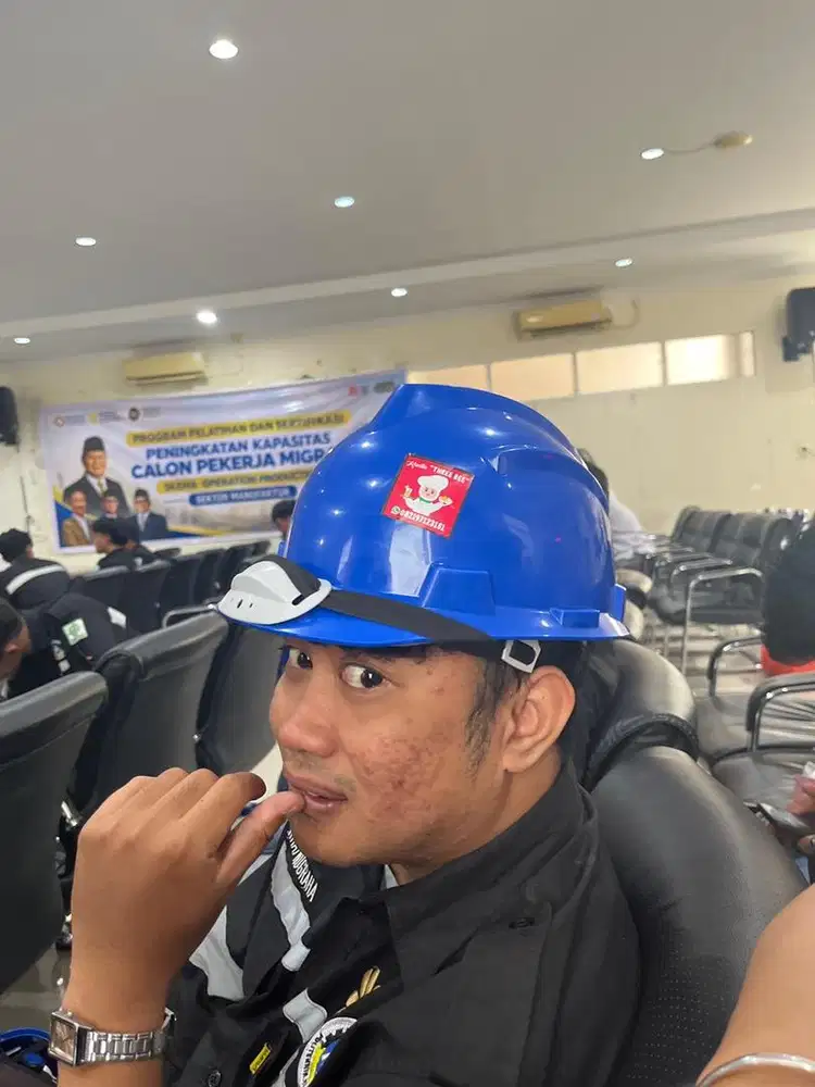 helem proyek biru