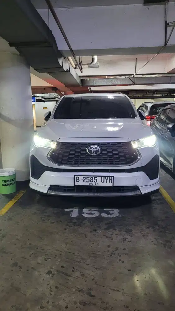 Toyota Kijang Innova Zenix V Hybrid 2024 putih bu zenix 5 2023/2025