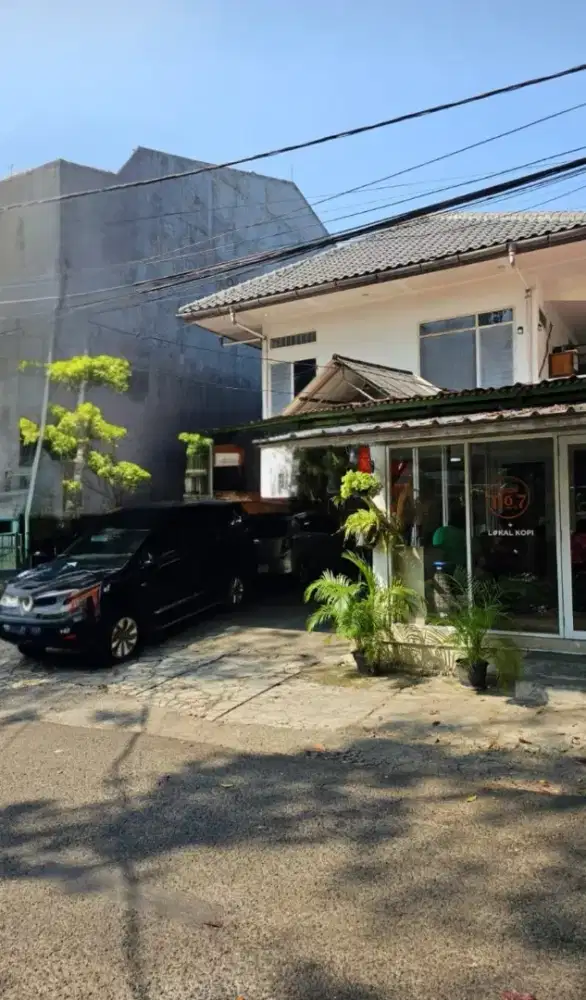 Rumah pinggir Jln  unt Kantor dkt Senayan Tdk Banjir Mayestik  Jaksel