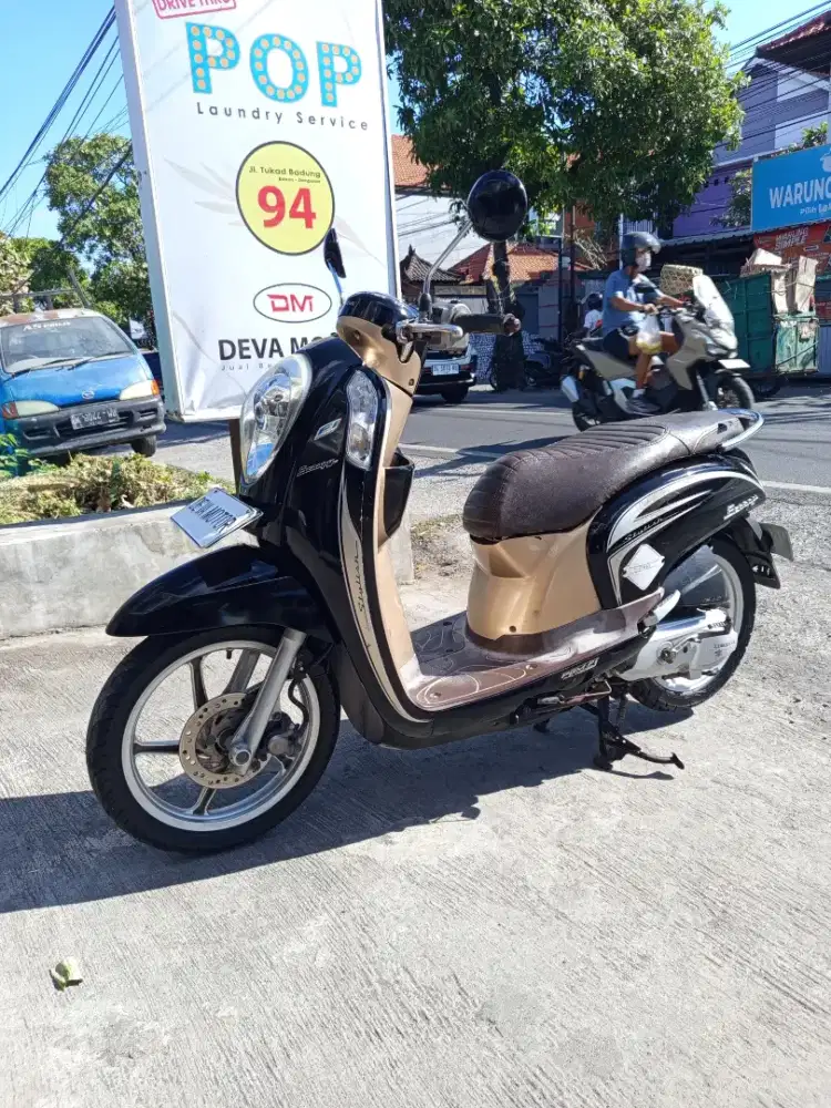 Scoopy 2015 hitam Deva motor