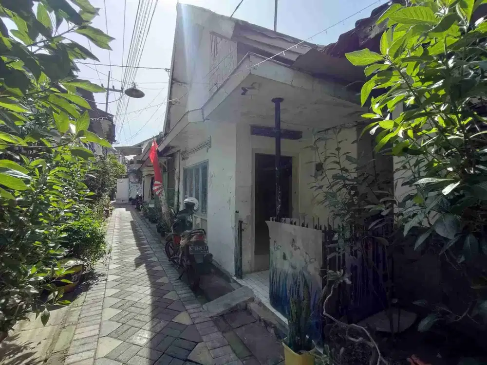Rumah 2 lantai dekat Tunjungan Romansa