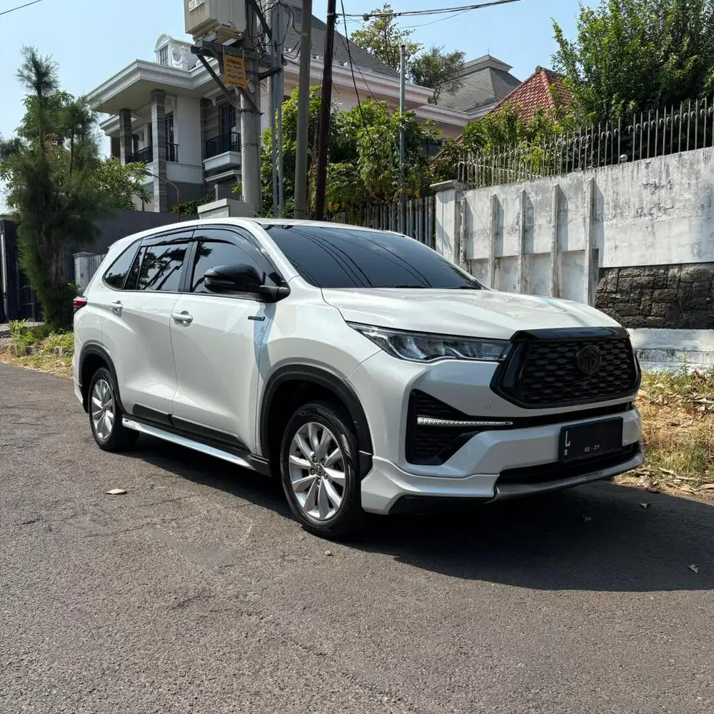 TOYOTA KIJANG INNOVA ZENIX V HV HYBRID 2024
