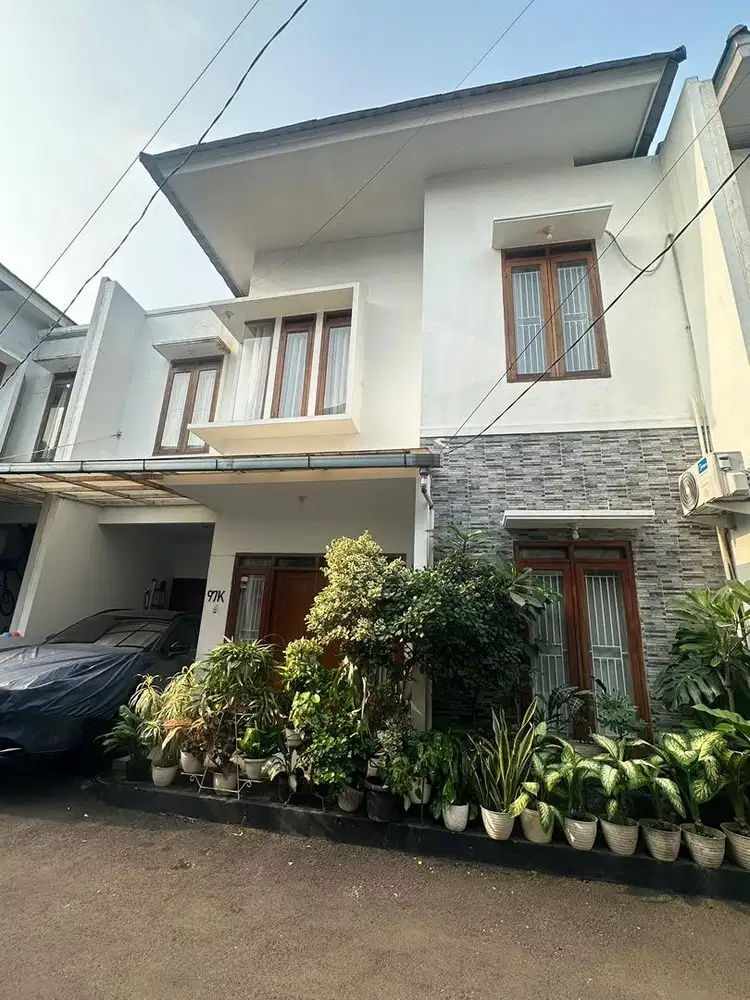 RUMAH DIJUAL SemiFurnished di Jakarta Selatan
