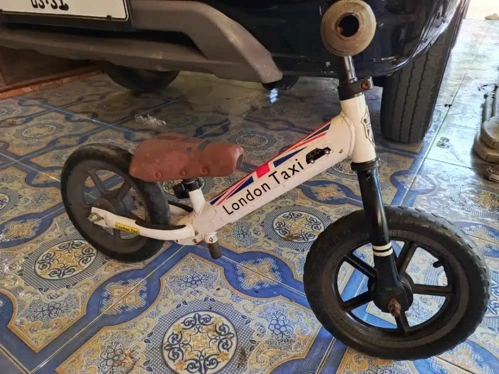 Sepeda anak London taxi bekas pakai