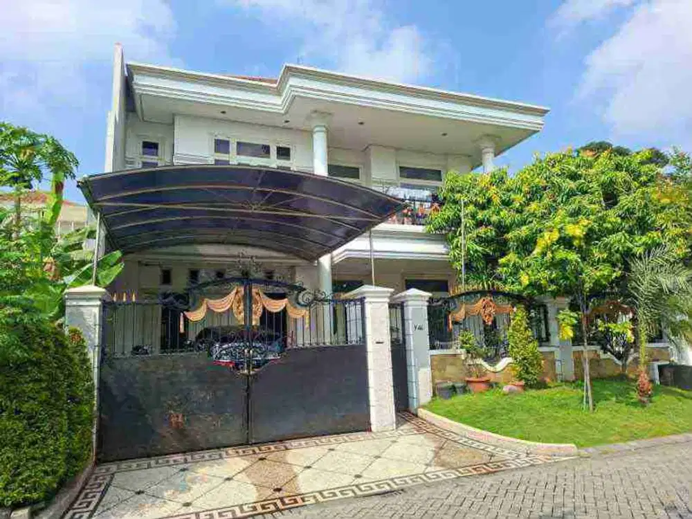 dijual rumah di graha family Surabaya barat