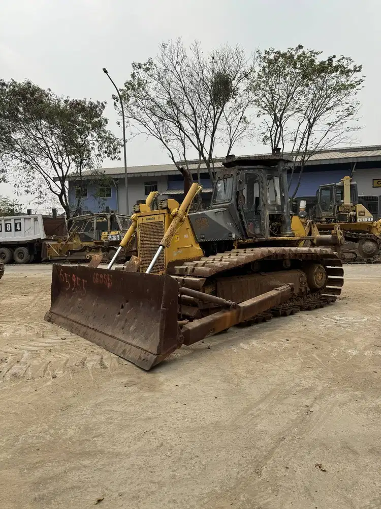 Dozer Komatsu D65P-12 Tahun 2017