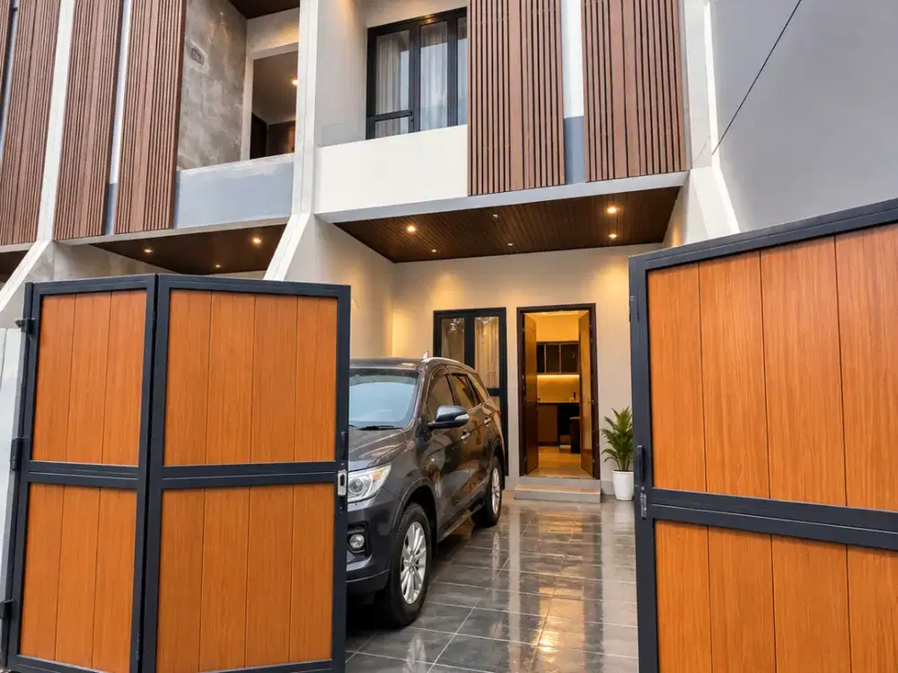 RUMAH BARU 3 LANTAI DI SUMUR BATU KEMAYORAN AKSES BAGUS LEBAR 2 MOBIL BEBAS BANJIR ZN57A