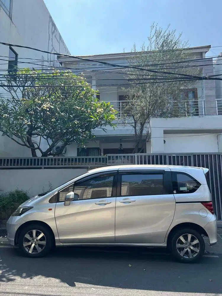 Honda Freed 2010 Bensin