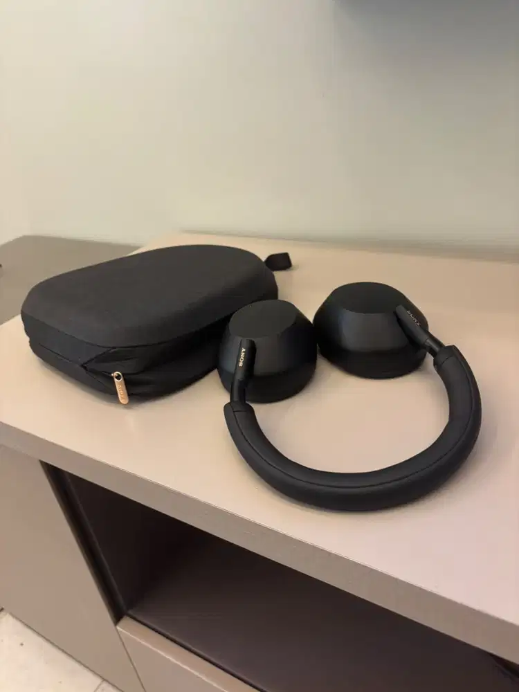 Sony WH 1000XM5 / WH-1000XM5 / WH1000XM5 noise-cancelling Headphones -
