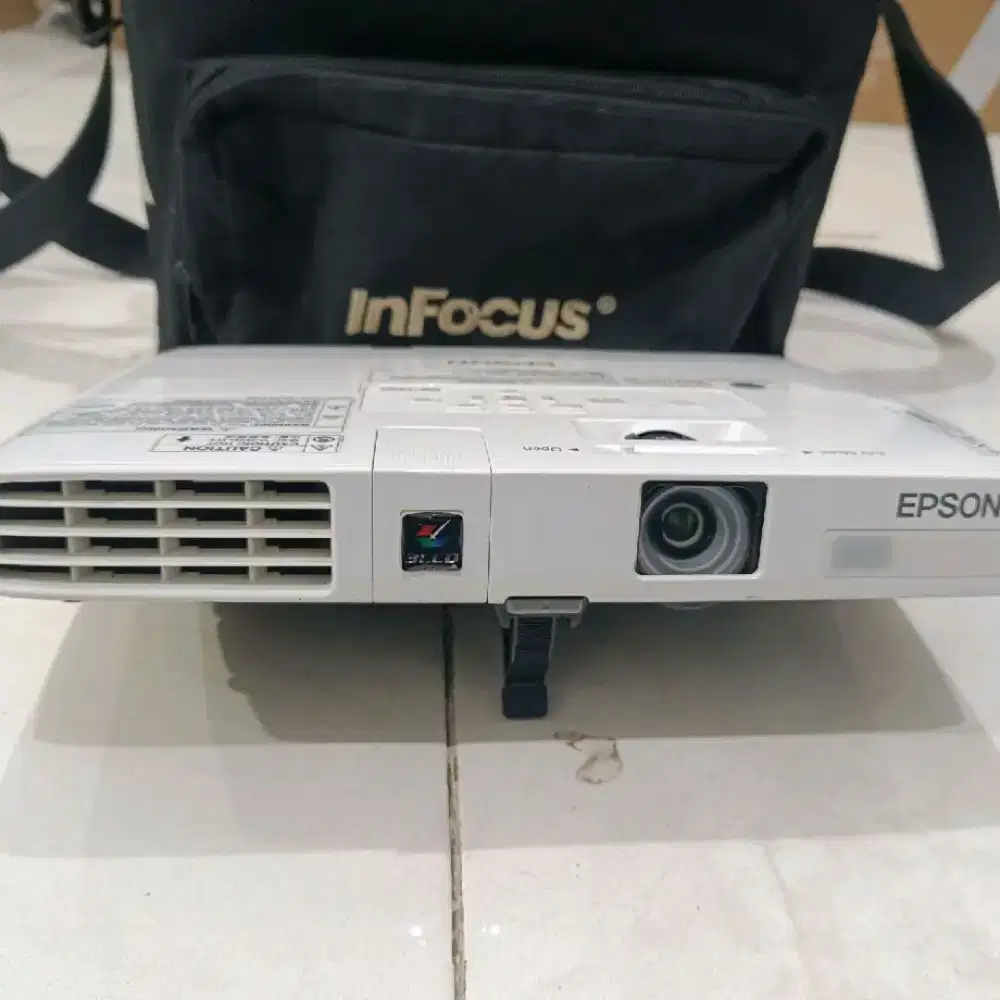 Proyektor EPSON EB-1751 Tas