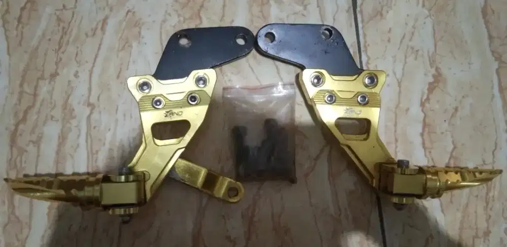 Variasi footstep belakang motor Honda Sonic 150R,satria FU/FI