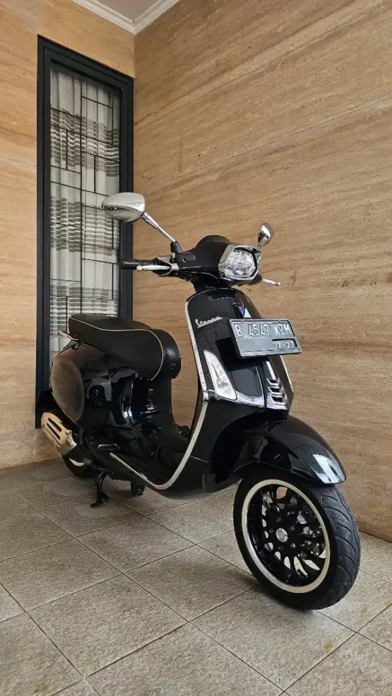 VESPA SPRINT 150 I-GET ABS KM RENDAH