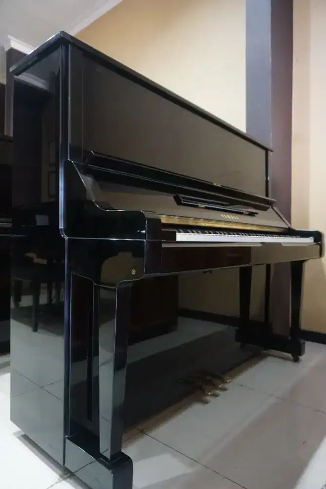 Piano Yamaha UX - Japan