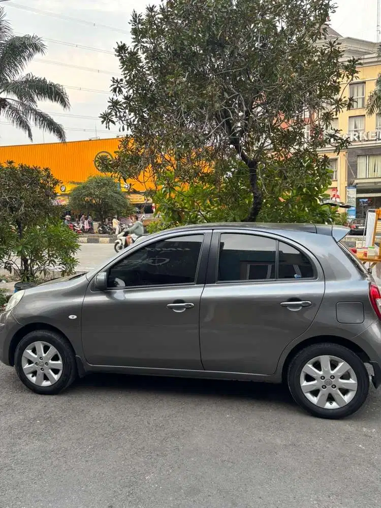 Nissan March 2012 Bensin