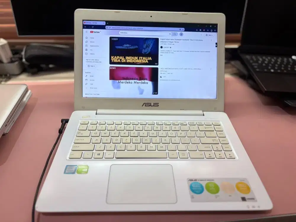 Asus Putih A456UR EX wanita