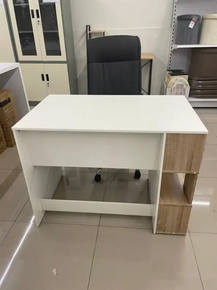 Meja Kantor / Meja Kerja Dengan Storage