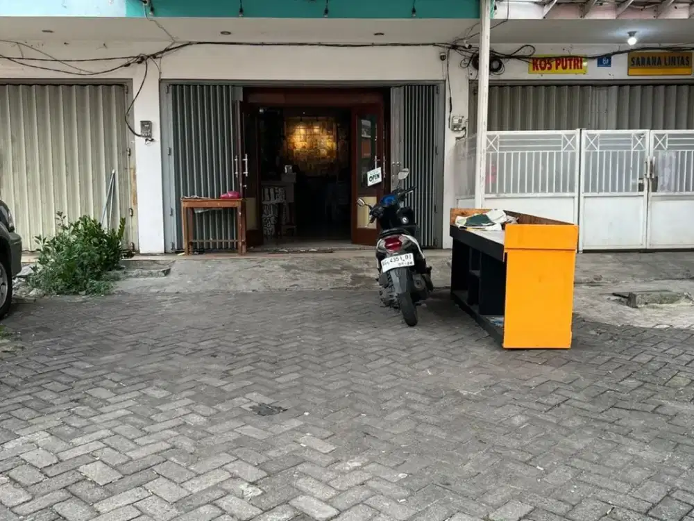 Dijual Ruko Raya Semampir Cocok untuk Usaha Lokasi Strategis Selangkah ke MERR