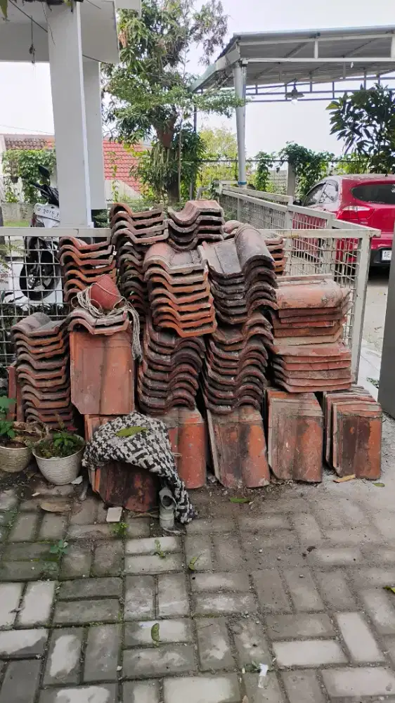 Genteng Bekas & Kayu bekas renovasi