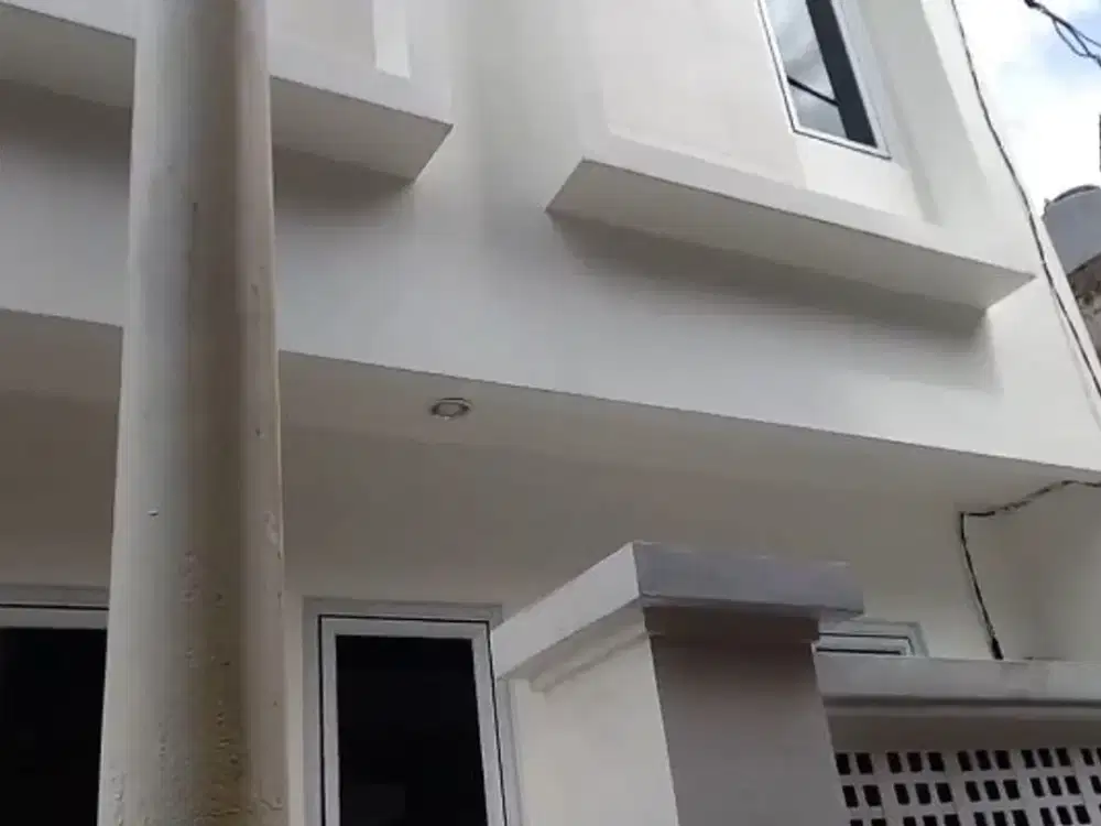 Dijual Rumah Siap Huni 2 Lantai Utan Kayu Utara Jakarta Timur