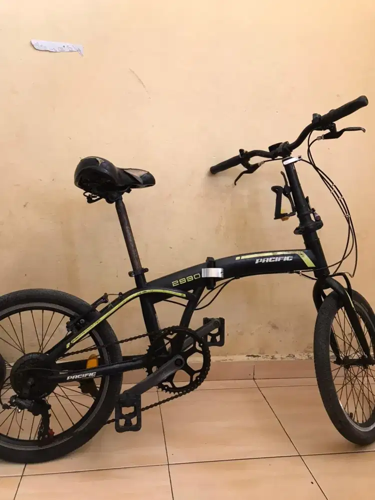 Sepeda lipat pasific