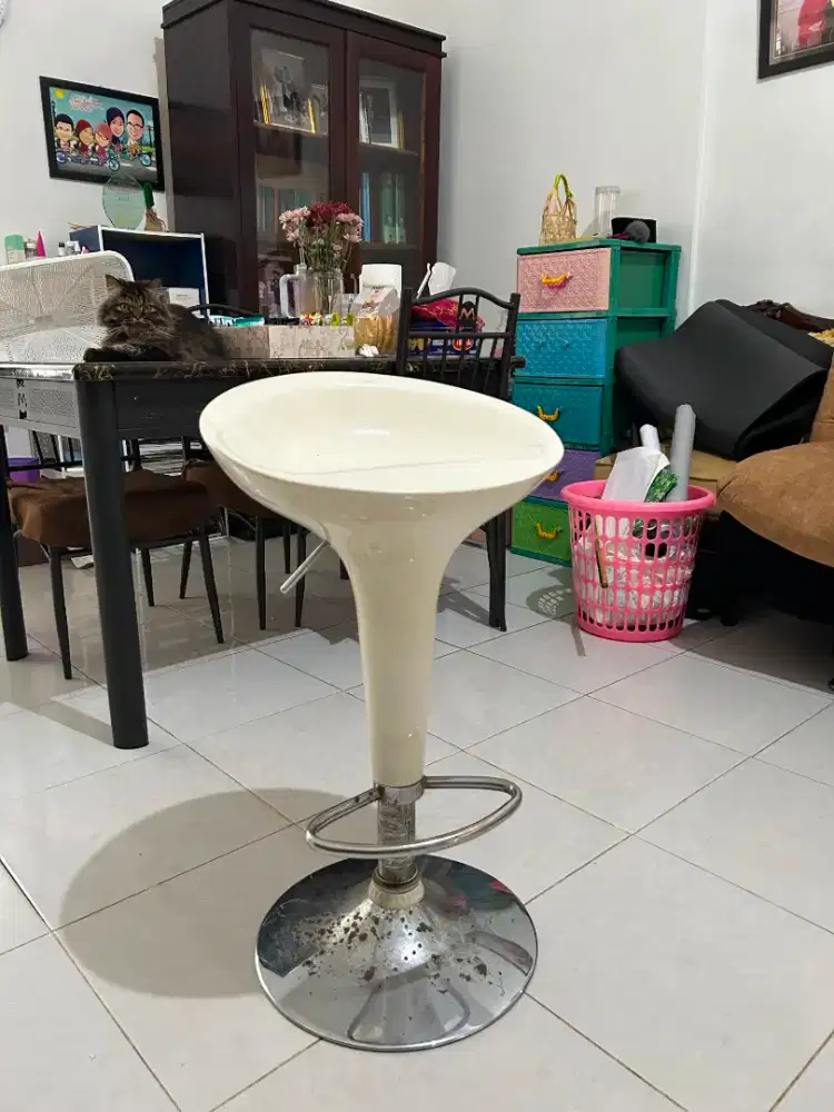 Kursi bar putar