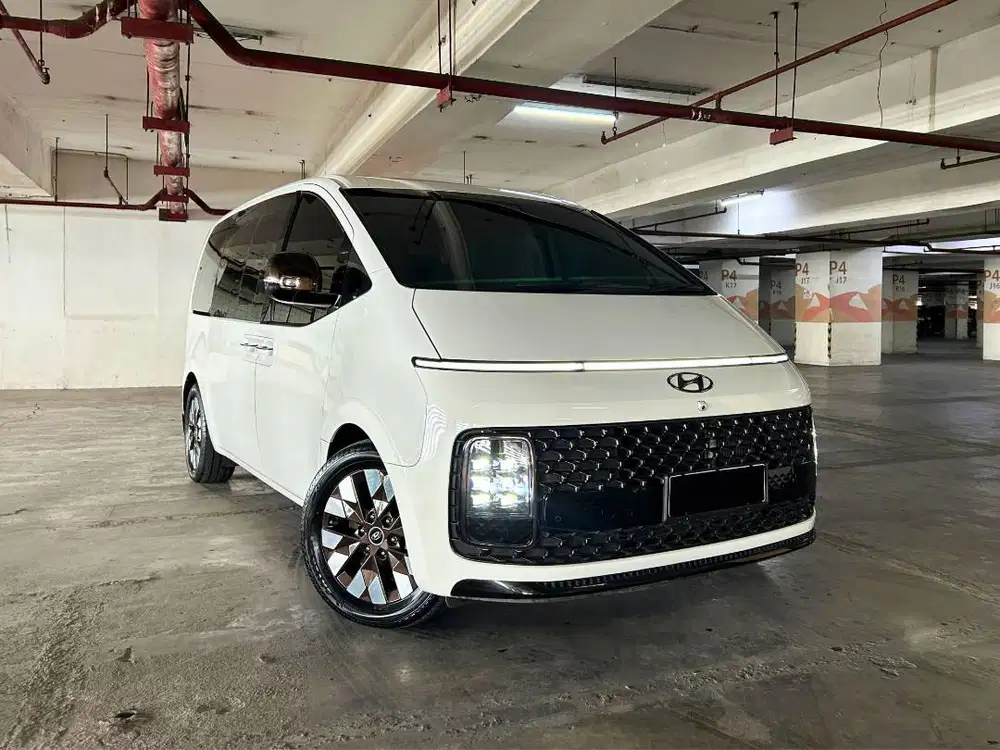 staria 2.2 d signature 7 seater nik 2021. odo 50 ribuan km. stnk 02/27
