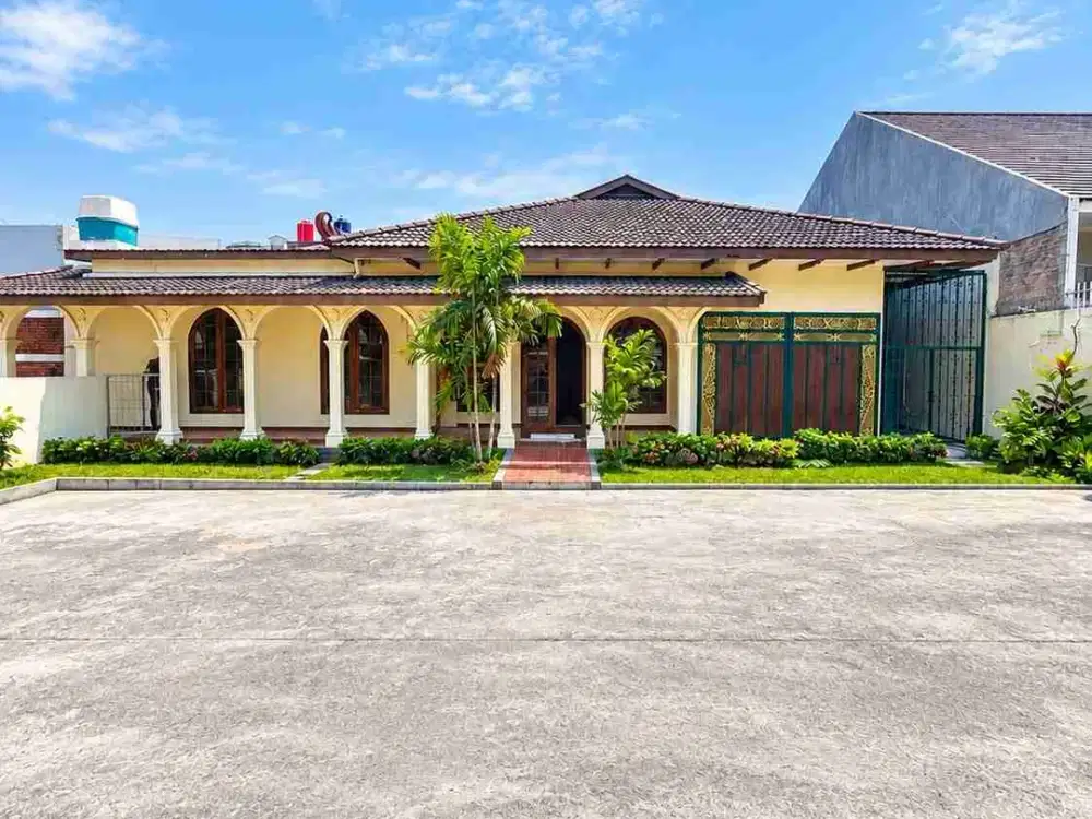 Dijual Rumah Vintage Tanah Luas 1.004m² di Cipete Dekat MRT