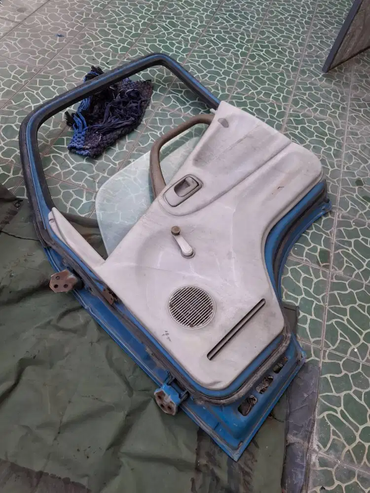 Pintu Mobil Toyota Dina (Sebelah Kanan)