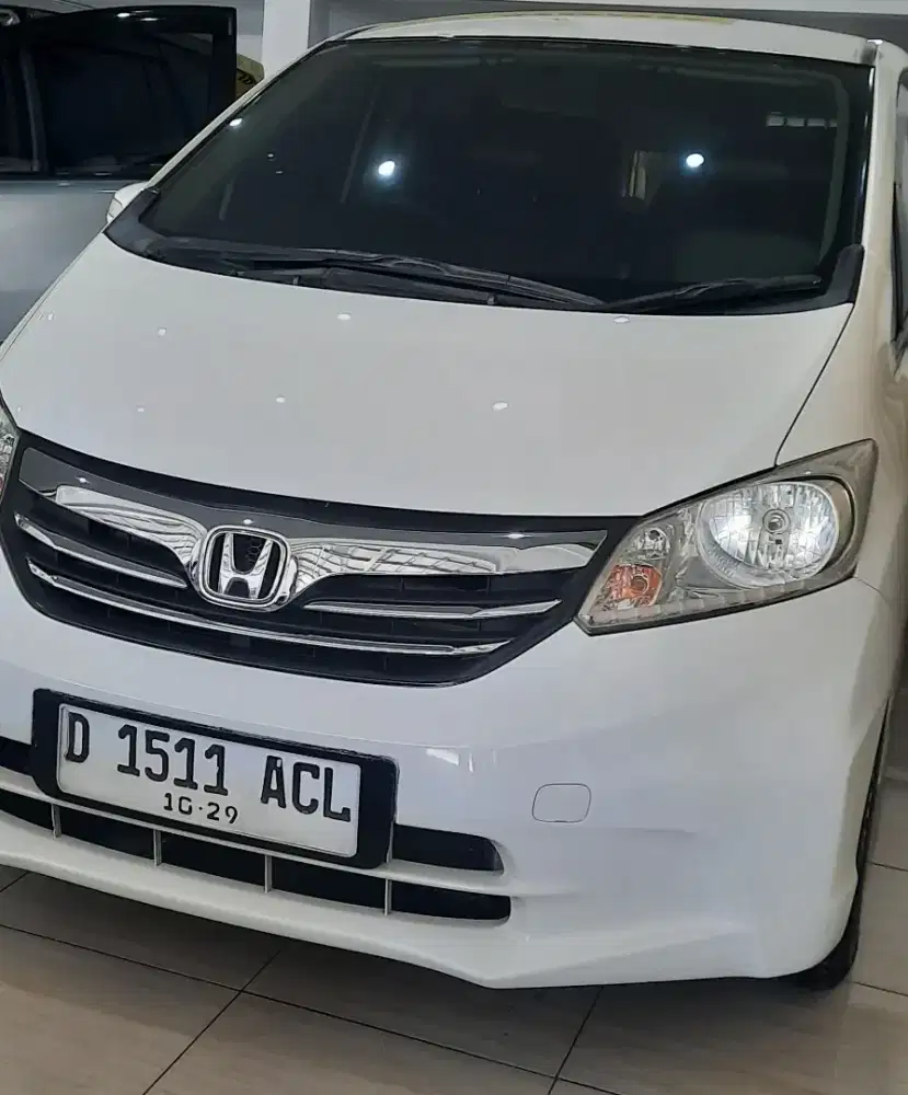 Honda Freed at 2014 Bensin