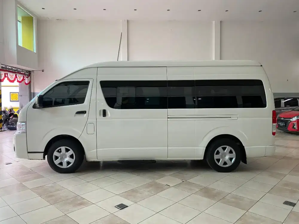 Toyota Hiace Th2024 Garansi ON/low Km