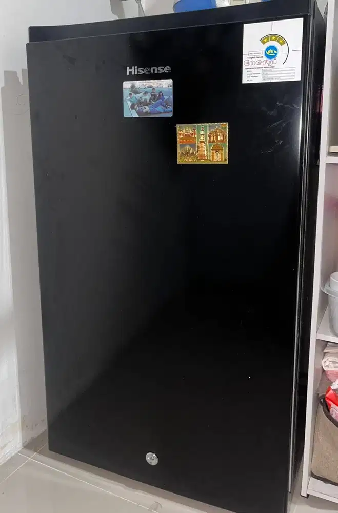 Kulkas Mini Hisense RR125D4IBN 90L (1 Pintu)