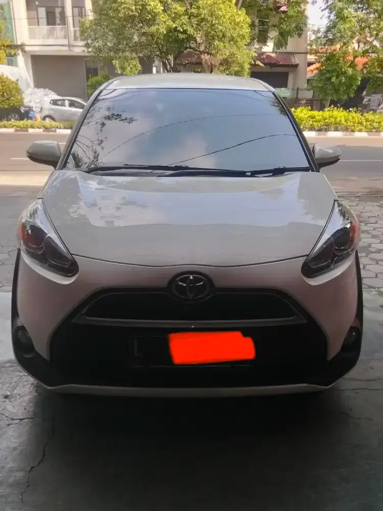 TOYOTA SIENTA 1.5 V AT 2017