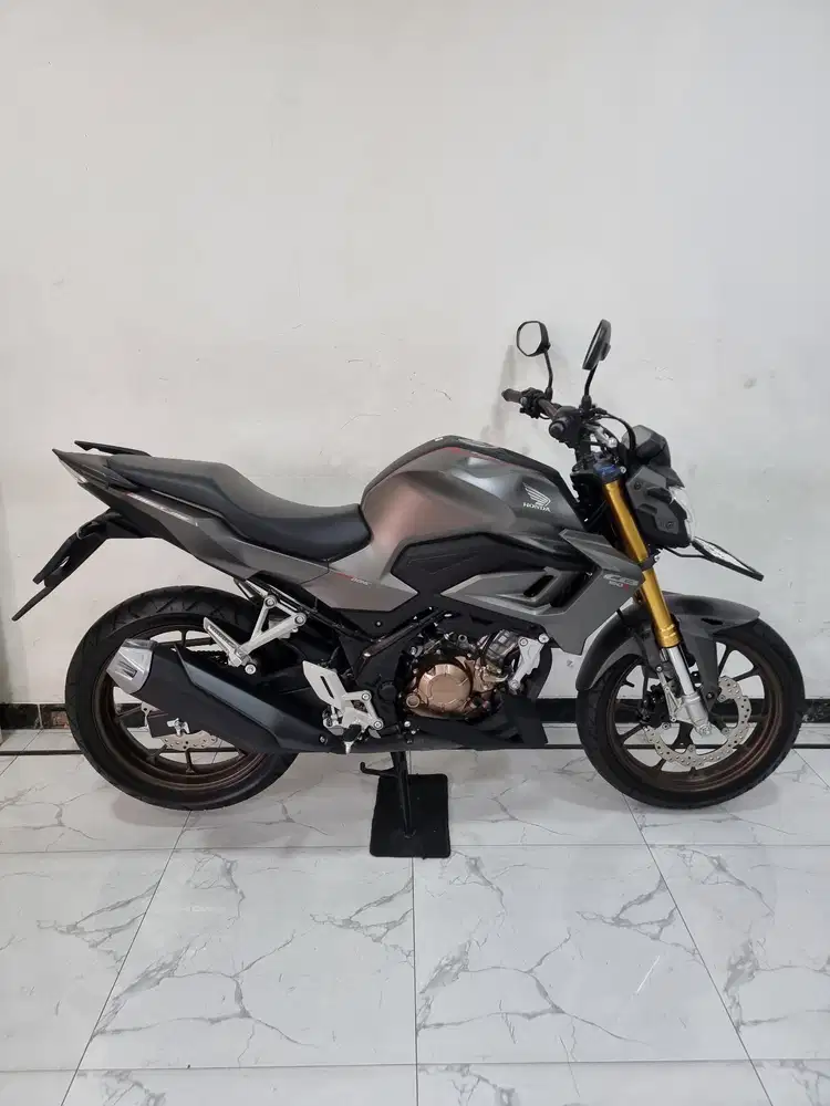 Honda CB 150 R SE USD Fi 2026 bln 2 KM 1 RB CB150R Cb150