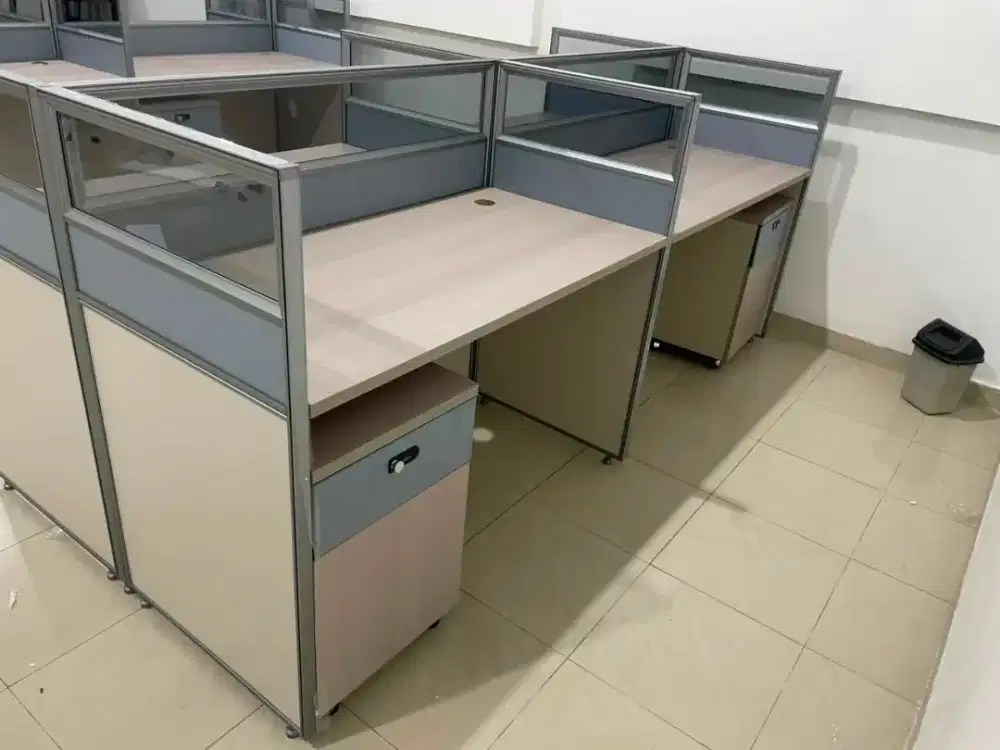 MEJA SEKAT / MEJA PARTISI