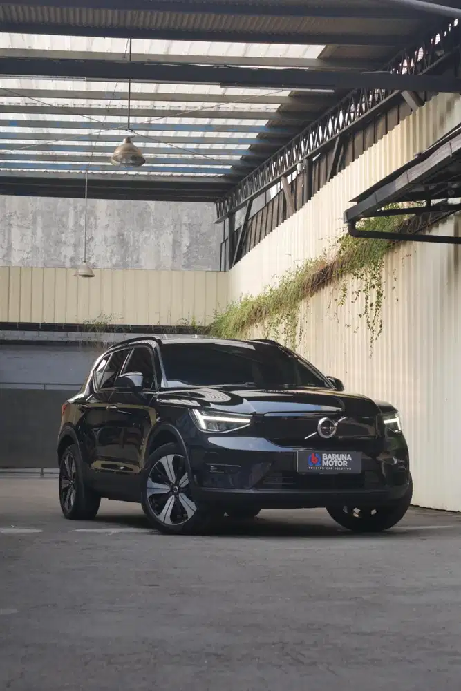VOLVO XC40 T5 RECHARGE  PURE ELECTRIC 2023