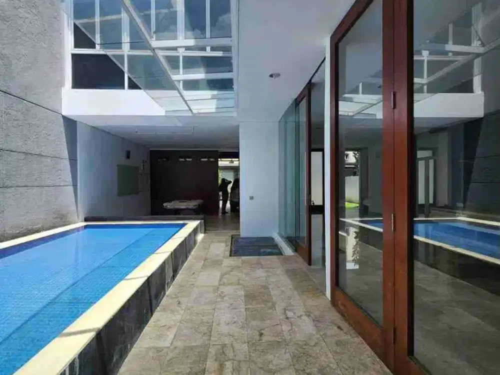 Dijual Rumah Dalam Town House Eksklusif 2 Lantai di Benda Kemang Jakarta Selatan