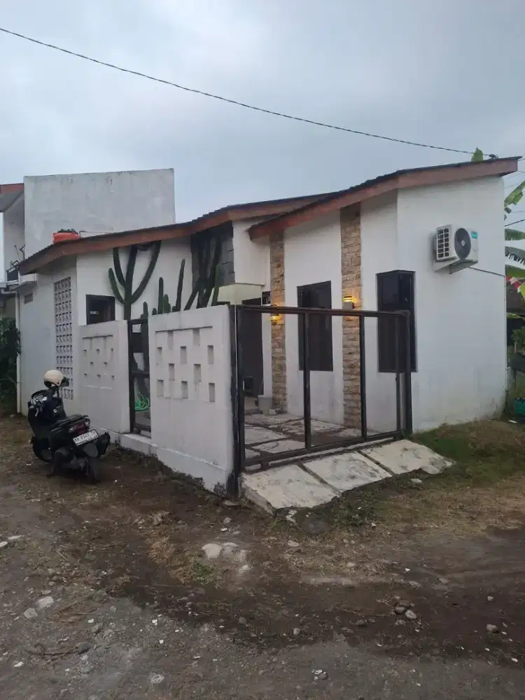 Di Sewakan Rumah minimalis modern nyaman dilingkungan yang asri