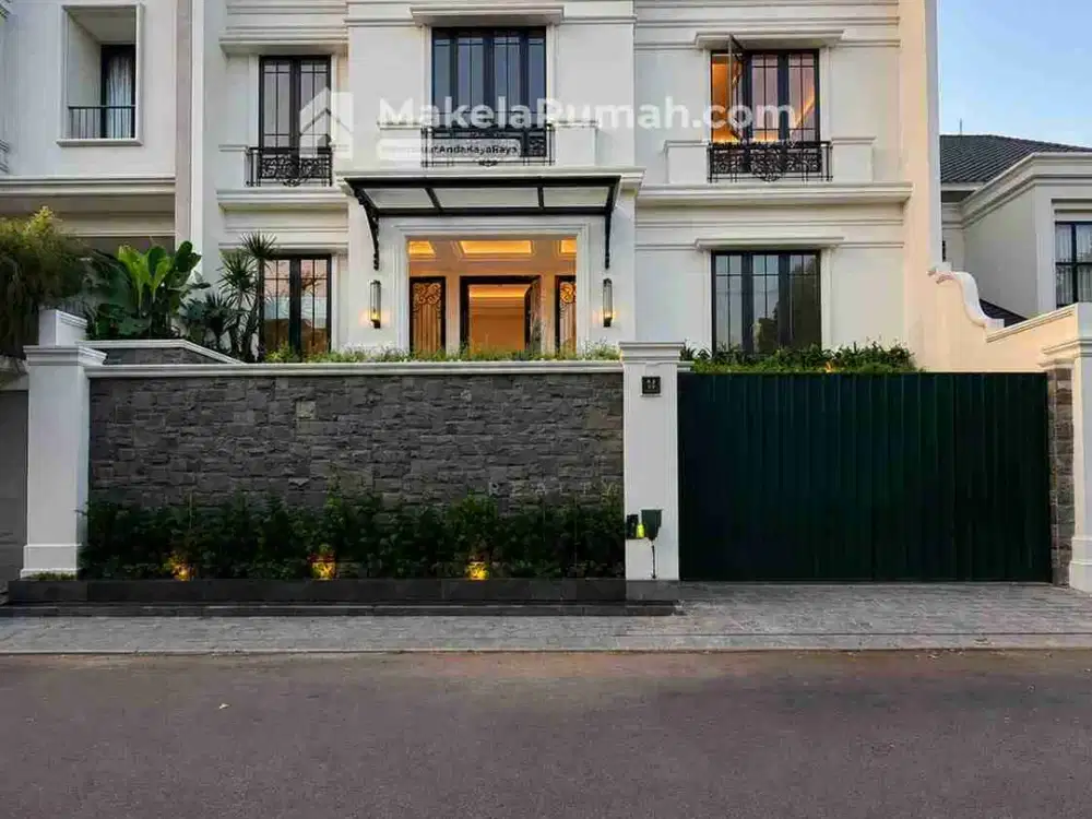 Dijual Rumah Mewah Brand New 3 Lantai Private Pool Kebayoran Baru