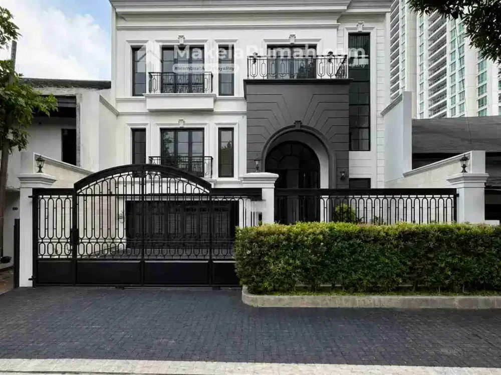 Dijual Rumah Luxury 4 Lantai dengan Lift di Kebayoran Baru Jakarta Selatan