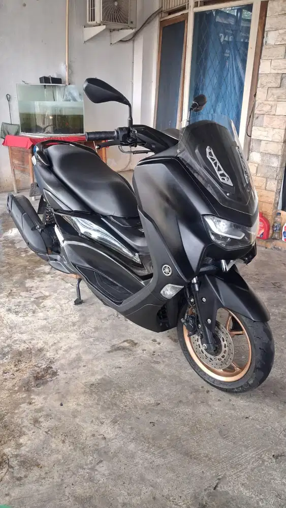 (B) Yamaha NMAX 155 Connected Tahun 2021